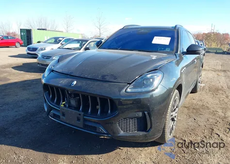 2023 Maserati Grecale Gt z USA, uszkodzony, nr VIN ZN682AVA5P7429445